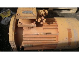     2 250S2 753000 /, 14001(), 4 